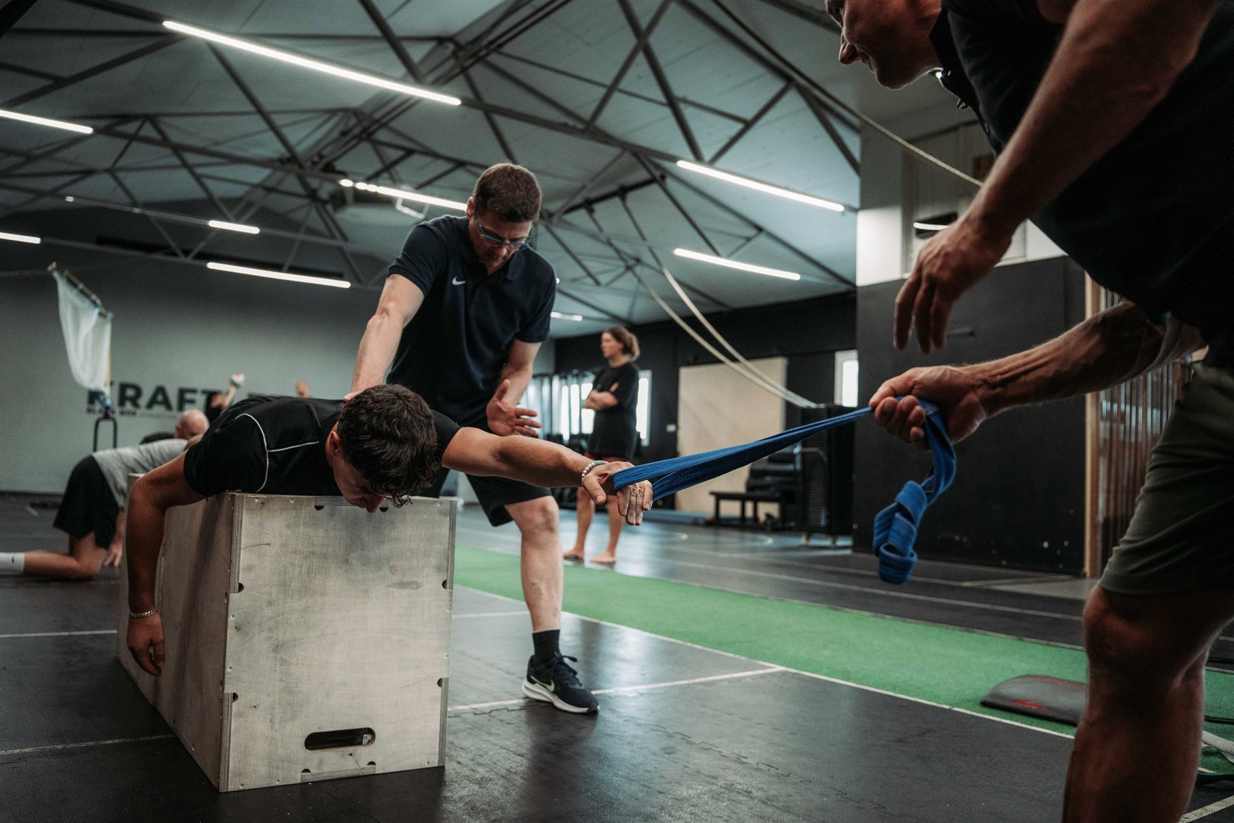 Athletik-Coaching mit Widerstandsband